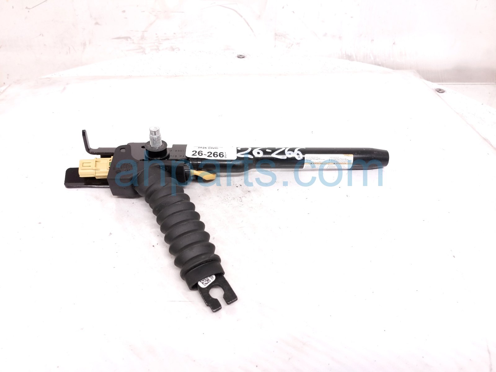 $130 Honda FR/LH SEAT BELT PRETENSIONER - BLACK
