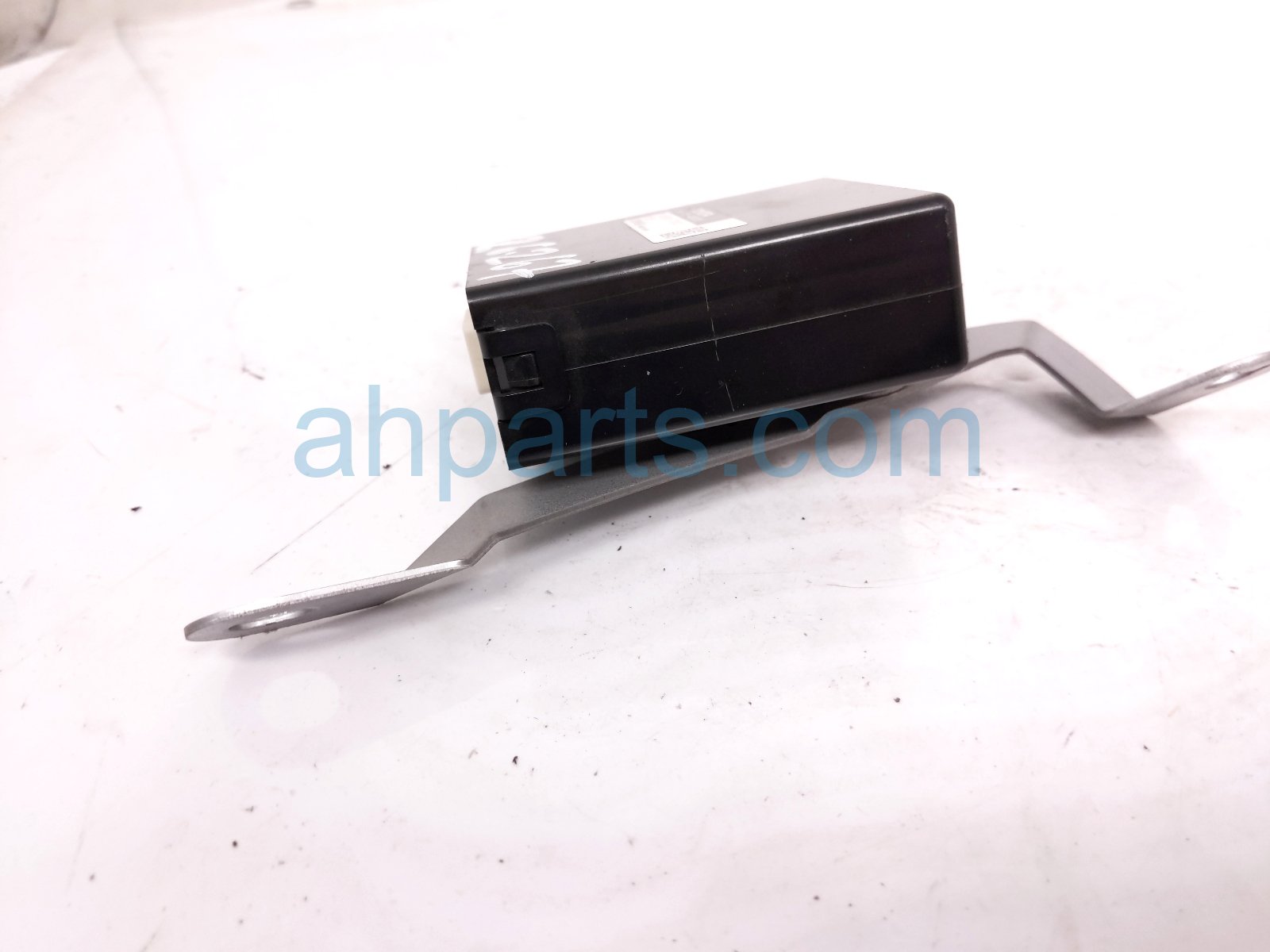 2015 Lexus Rx450h Vehicle Approaching Speaker Module 86572 48020 Replacement 2015 Lexus Rx450h Vehicle Approaching Speaker Module 86572 48020 Replacement thumbnail