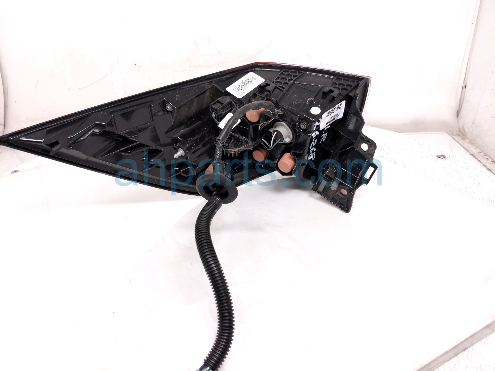 2024 Toyota Rav 4 Light / Rear Driver Tail Lamp (on Body) 81560 0R090 Replacement 2024 Toyota Rav 4 Light / Rear Driver Tail Lamp (on Body) 81560 0R090 Replacement thumbnail