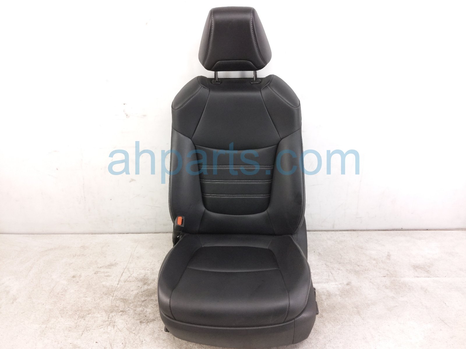 Toyota FR/LH SEAT - BLACK - W/ AIRBAG