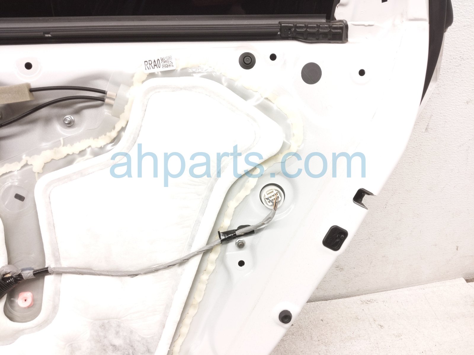 2018 Honda Accord Rear Passenger Door White No Inside Trim 67510 TVA 325ZZ Replacement 2018 Honda Accord Rear Passenger Door White No Inside Trim 67510 TVA 325ZZ Replacement thumbnail