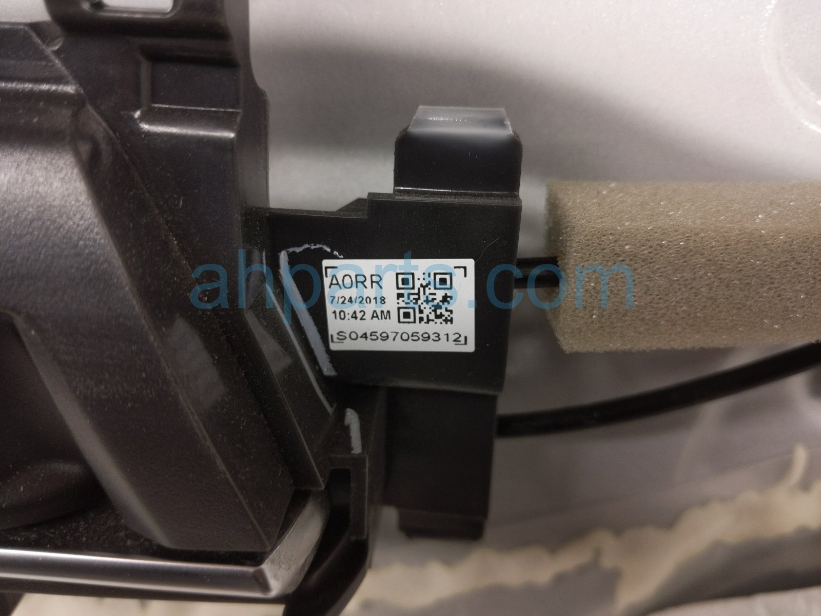 2018 Honda Accord Rear Passenger Door White No Inside Trim 67510 TVA 325ZZ Replacement 2018 Honda Accord Rear Passenger Door White No Inside Trim 67510 TVA 325ZZ Replacement thumbnail