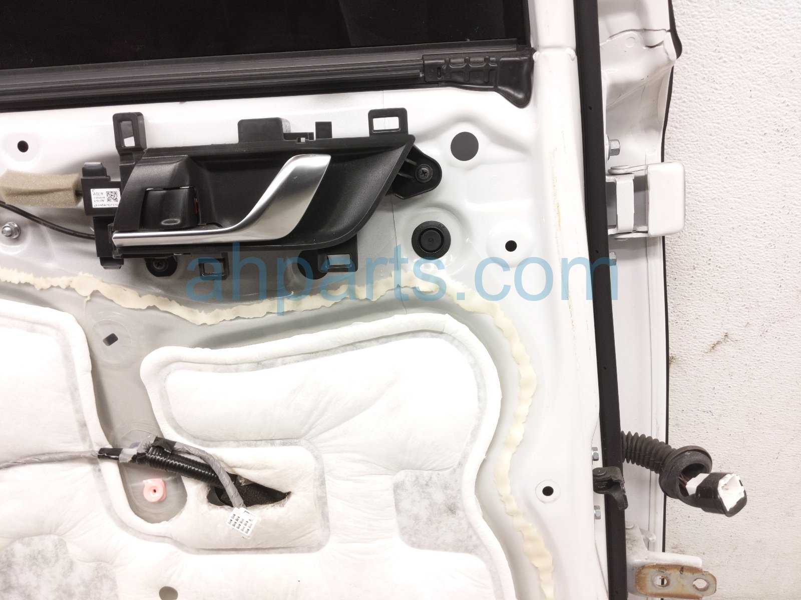 2018 Honda Accord Rear Driver Door White No Inside Trim 67550 TVA 325ZZ Replacement 2018 Honda Accord Rear Driver Door White No Inside Trim 67550 TVA 325ZZ Replacement thumbnail