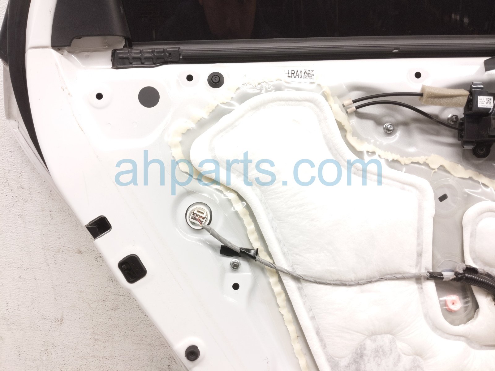 2018 Honda Accord Rear Driver Door White No Inside Trim 67550 TVA 325ZZ Replacement 2018 Honda Accord Rear Driver Door White No Inside Trim 67550 TVA 325ZZ Replacement thumbnail