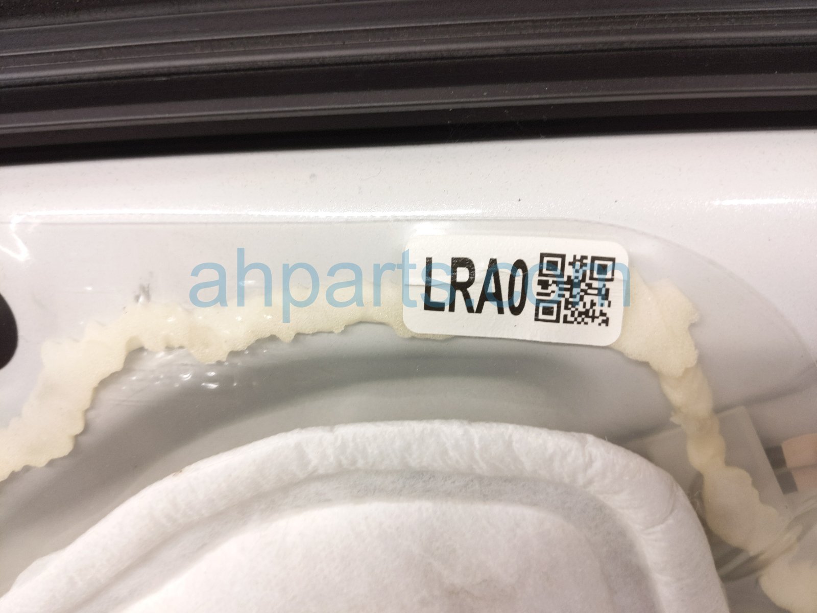 2018 Honda Accord Rear Driver Door White No Inside Trim 67550 TVA 325ZZ Replacement 2018 Honda Accord Rear Driver Door White No Inside Trim 67550 TVA 325ZZ Replacement thumbnail