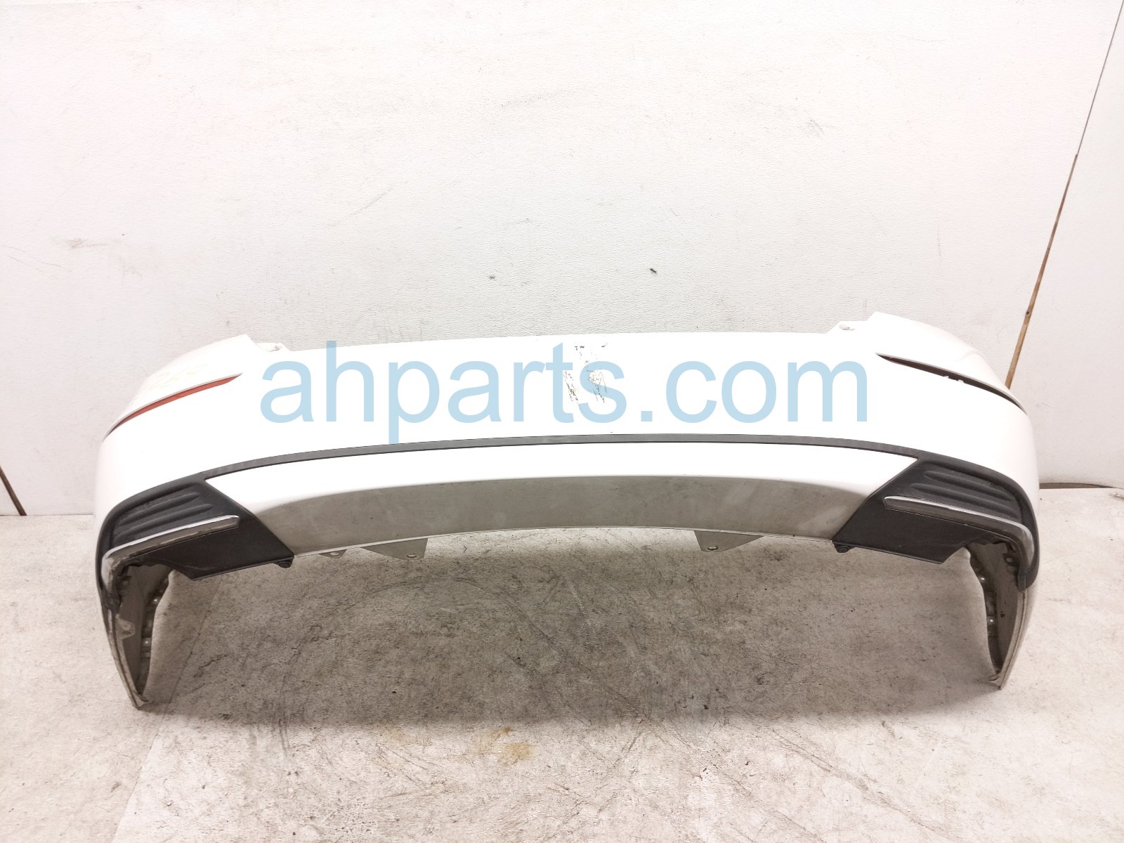 Honda REAR BUMPER COVER - WHITE
