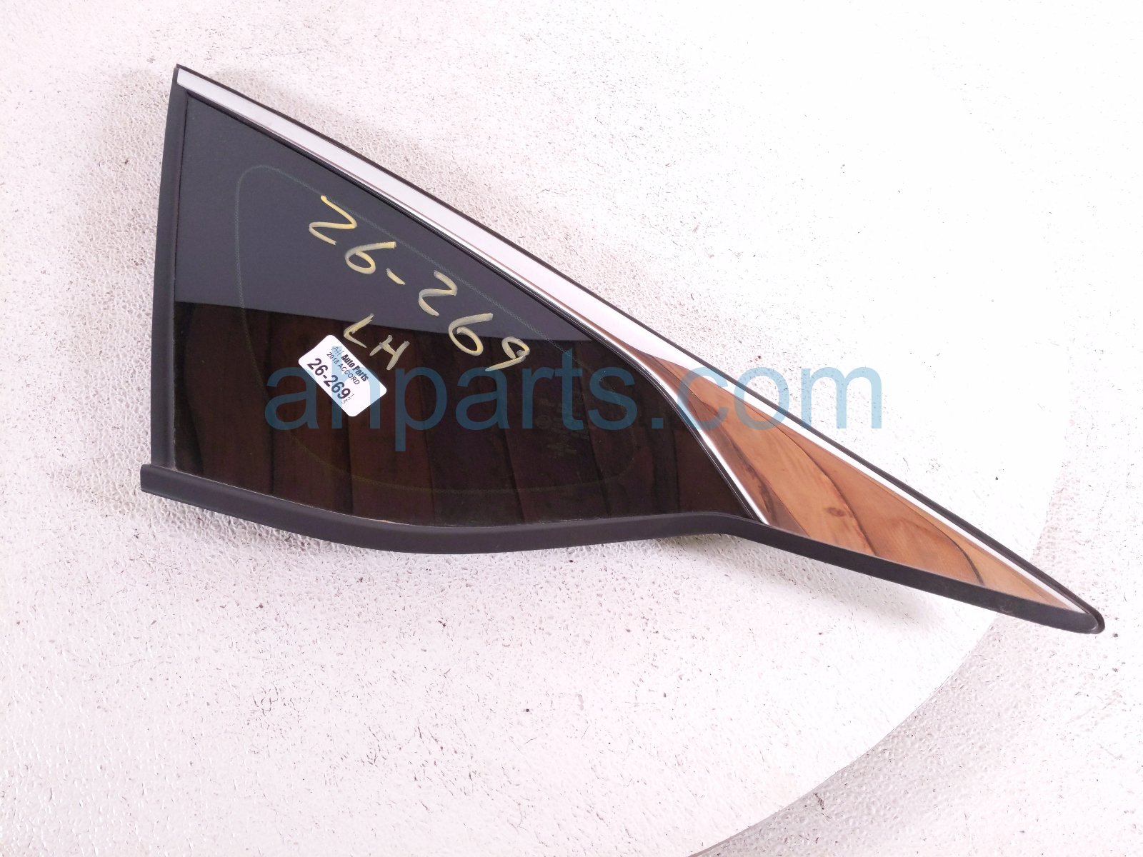 Honda LH QUARTER WINDOW GLASS