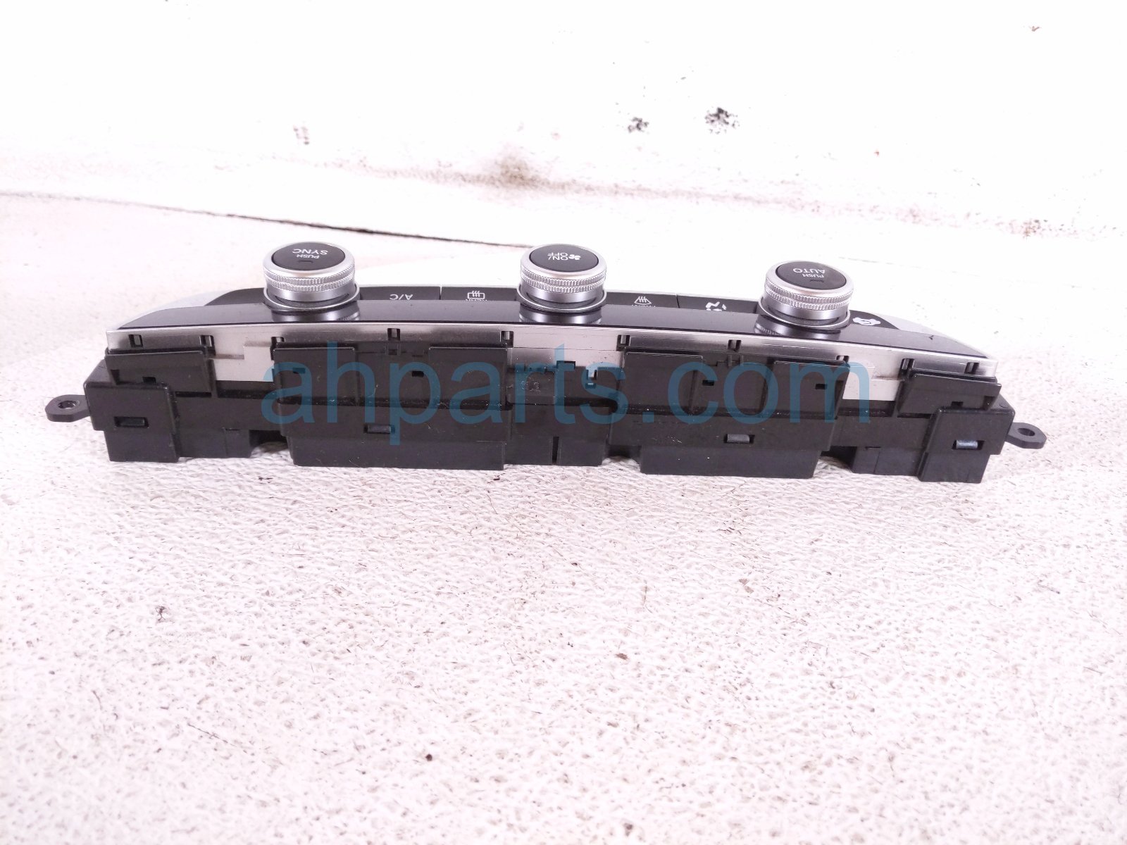 2018 Honda Accord Temperature Climate Heater/ac Control(on Dash) 79610 TVA A01ZB Replacement 2018 Honda Accord Temperature Climate Heater/ac Control(on Dash) 79610 TVA A01ZB Replacement thumbnail