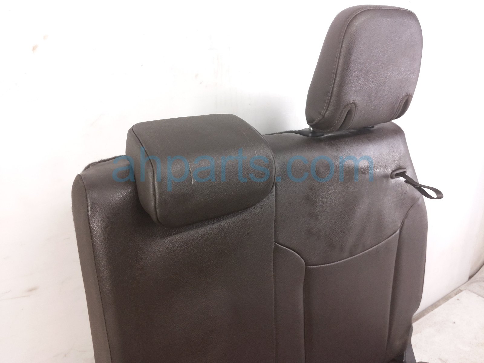 2022 Toyota Sienna Rear / Back (3rd Row) 3rd Row Driver Seat Brown Leather 79024 08500 C2 Replacement 2022 Toyota Sienna Rear / Back (3rd Row) 3rd Row Driver Seat Brown Leather 79024 08500 C2 Replacement thumbnail