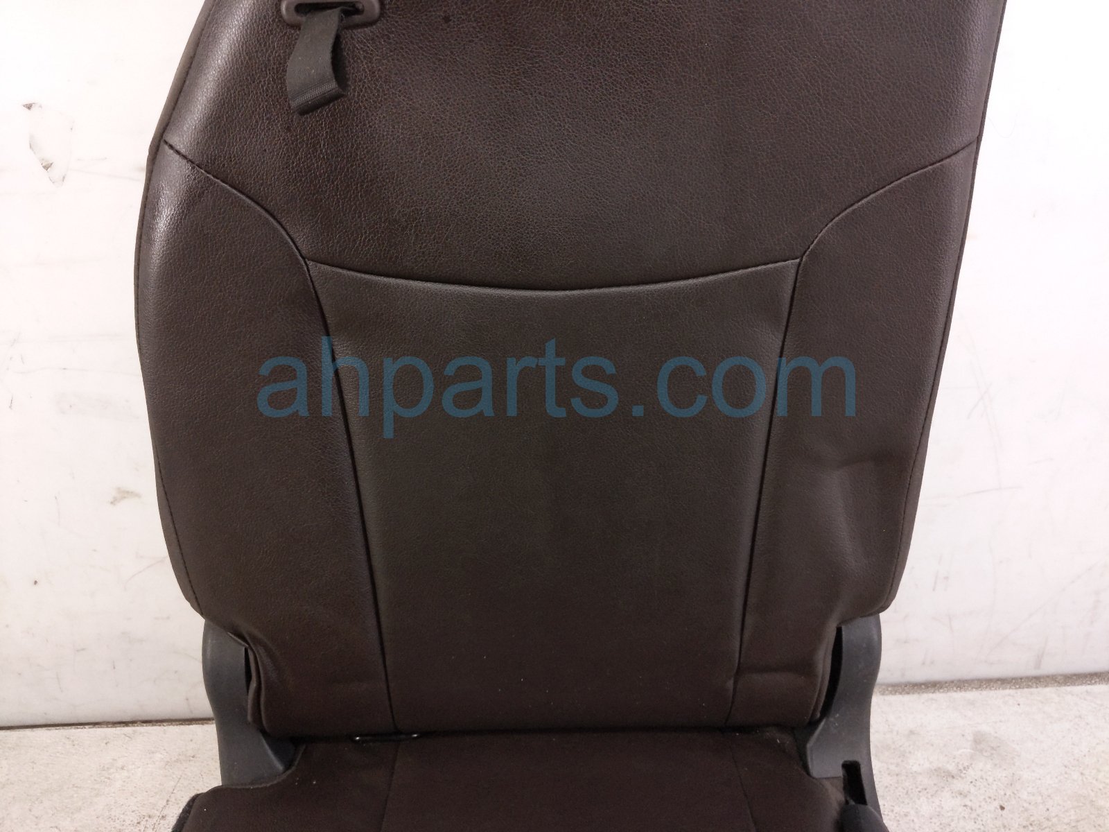 2022 Toyota Sienna Rear / Back (3rd Row) 3rd Row Passenger Seat Brown Leather 79023 08350 C2 Replacement 2022 Toyota Sienna Rear / Back (3rd Row) 3rd Row Passenger Seat Brown Leather 79023 08350 C2 Replacement thumbnail
