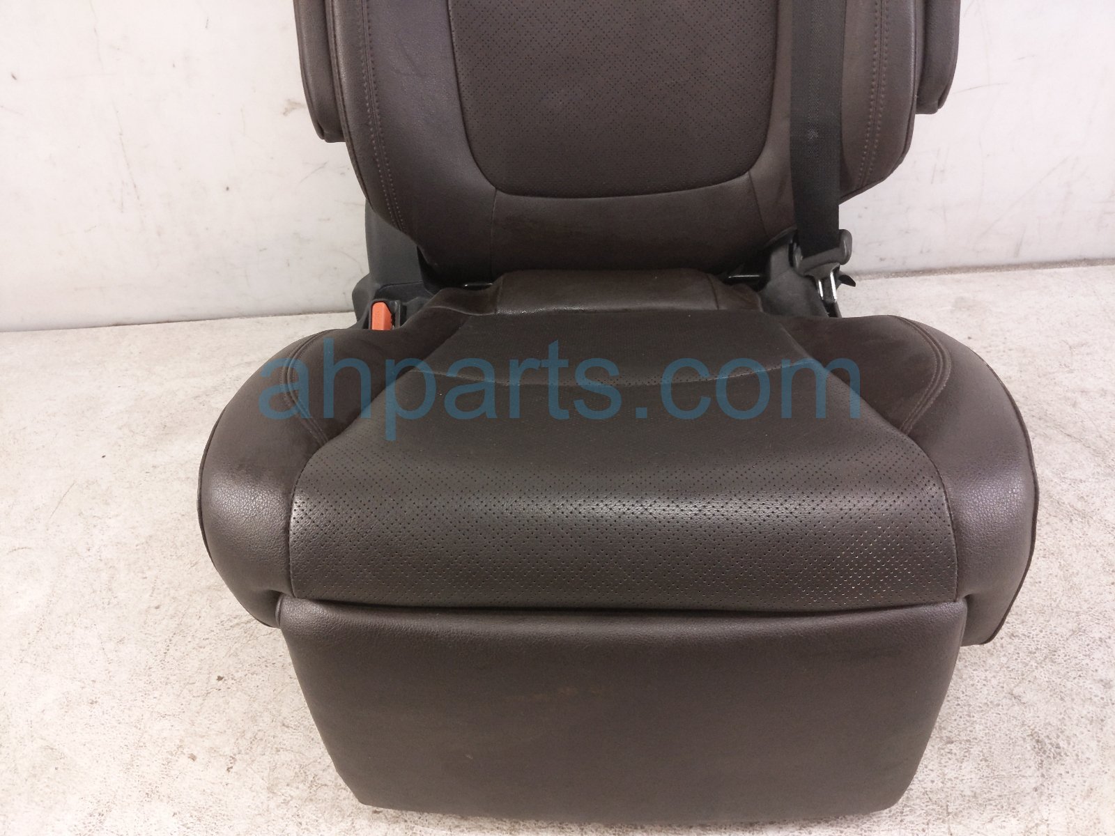 2022 Toyota Sienna Back Seat (2nd Row) Rear Driver 2nd Row Capt Chair brn Lthr 71078 08130 E2 Replacement 2022 Toyota Sienna Back Seat (2nd Row) Rear Driver 2nd Row Capt Chair brn Lthr 71078 08130 E2 Replacement thumbnail