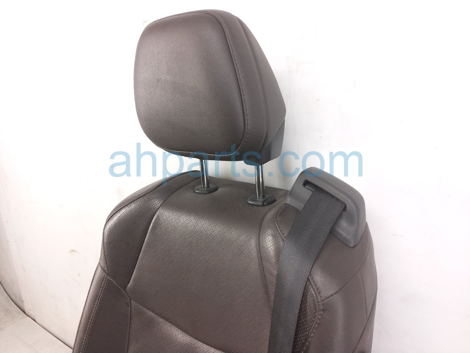 2022 Toyota Sienna Back Seat (2nd Row) Rear Driver 2nd Row Capt Chair brn Lthr 71078 08130 E2 Replacement 2022 Toyota Sienna Back Seat (2nd Row) Rear Driver 2nd Row Capt Chair brn Lthr 71078 08130 E2 Replacement thumbnail