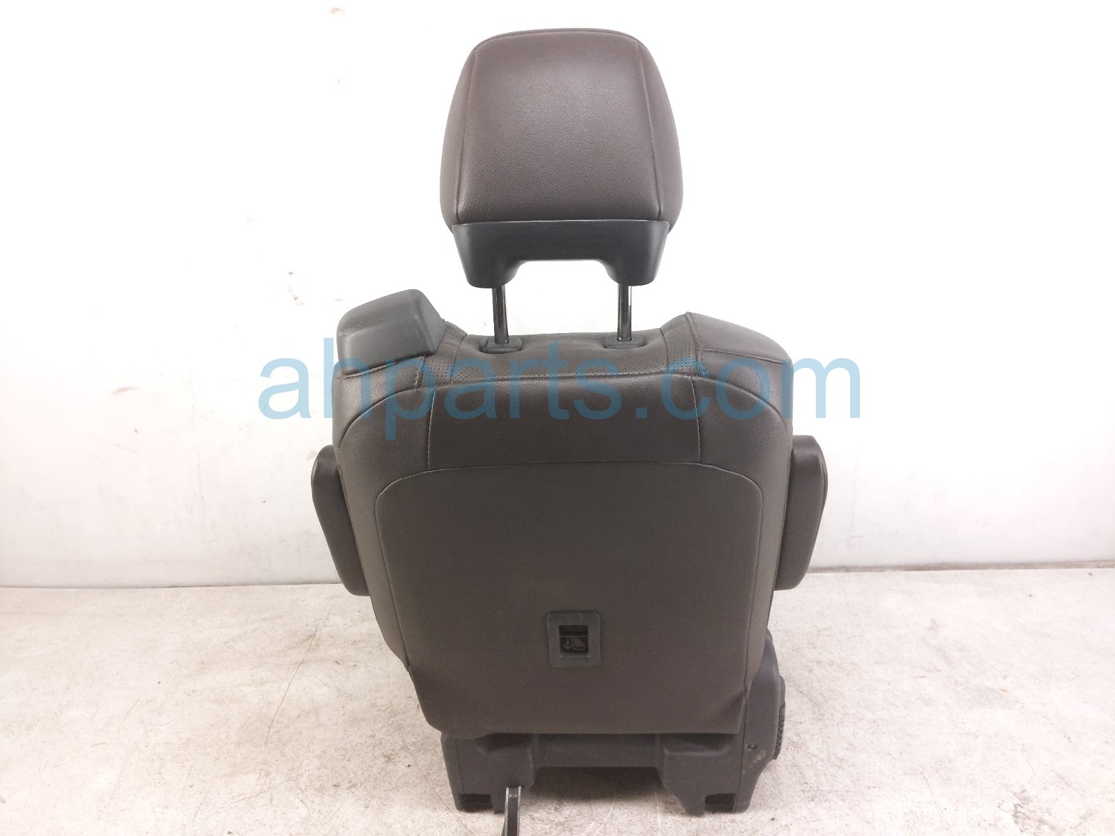 2022 Toyota Sienna Back Seat (2nd Row) Rear Driver 2nd Row Capt Chair brn Lthr 71078 08130 E2 Replacement 2022 Toyota Sienna Back Seat (2nd Row) Rear Driver 2nd Row Capt Chair brn Lthr 71078 08130 E2 Replacement thumbnail