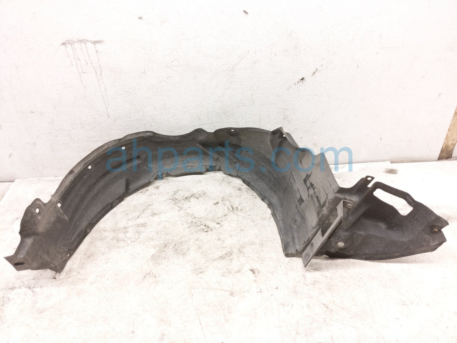 Front driver INNER FENDER LINER