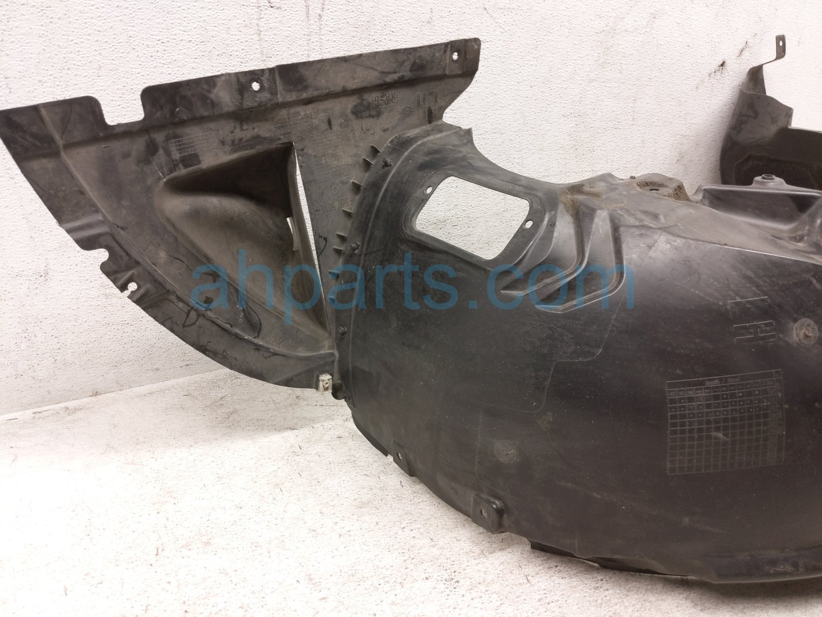 2023 BMW Mini Cooper Front Driver Inner Fender Liner 51 71 9 447 827 Replacement 2023 BMW Mini Cooper Front Driver Inner Fender Liner 51 71 9 447 827 Replacement thumbnail