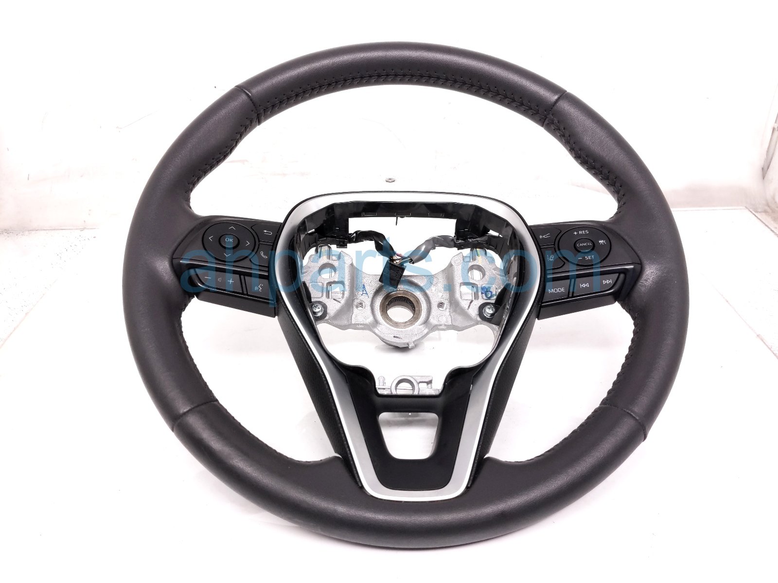 Toyota STEERING WHEEL - BLACK - XLE