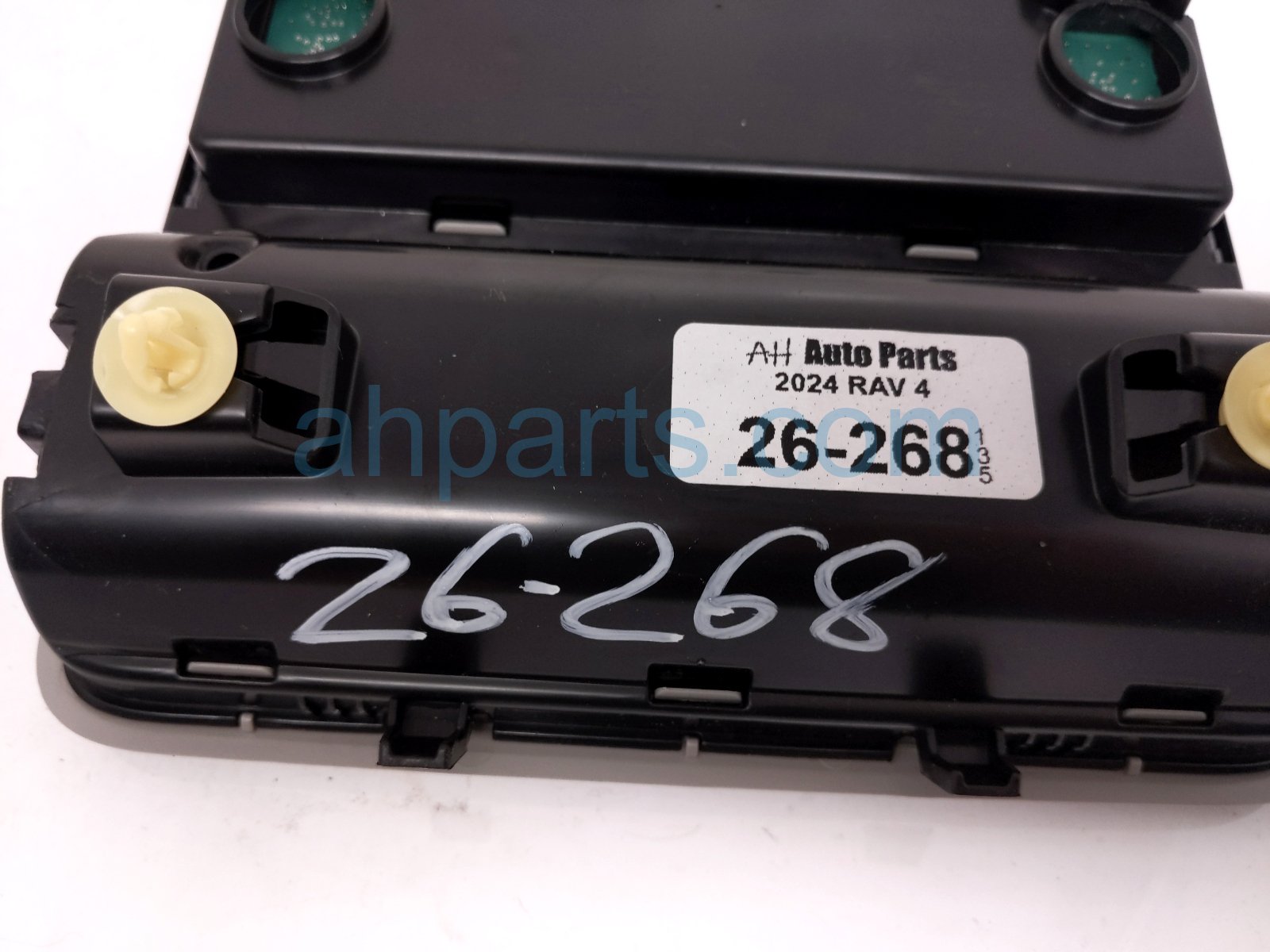 2024 Toyota Rav 4 Roof Console / Map Lt W/sun Sw gry 81208 0R390 B0 Replacement 2024 Toyota Rav 4 Roof Console / Map Lt W/sun Sw gry 81208 0R390 B0 Replacement thumbnail