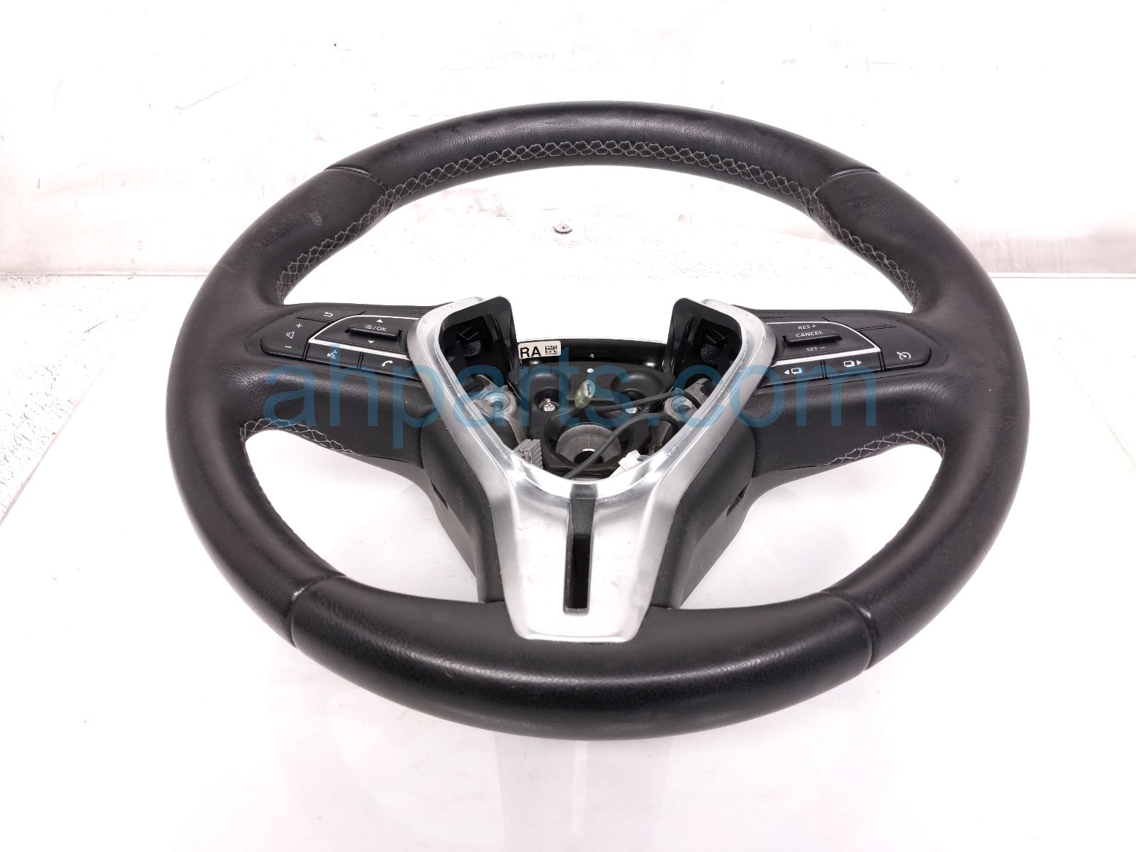 Infiniti STEERING WHEEL - BLACK - LUXE