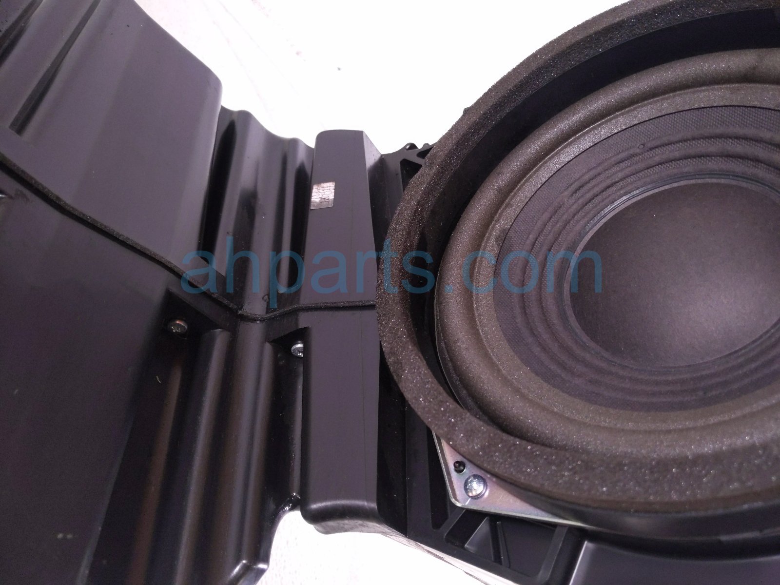 2015 Lexus Rx450h Front Driver Woofer Speaker Enclosure 86160 0E230 Replacement 2015 Lexus Rx450h Front Driver Woofer Speaker Enclosure 86160 0E230 Replacement thumbnail