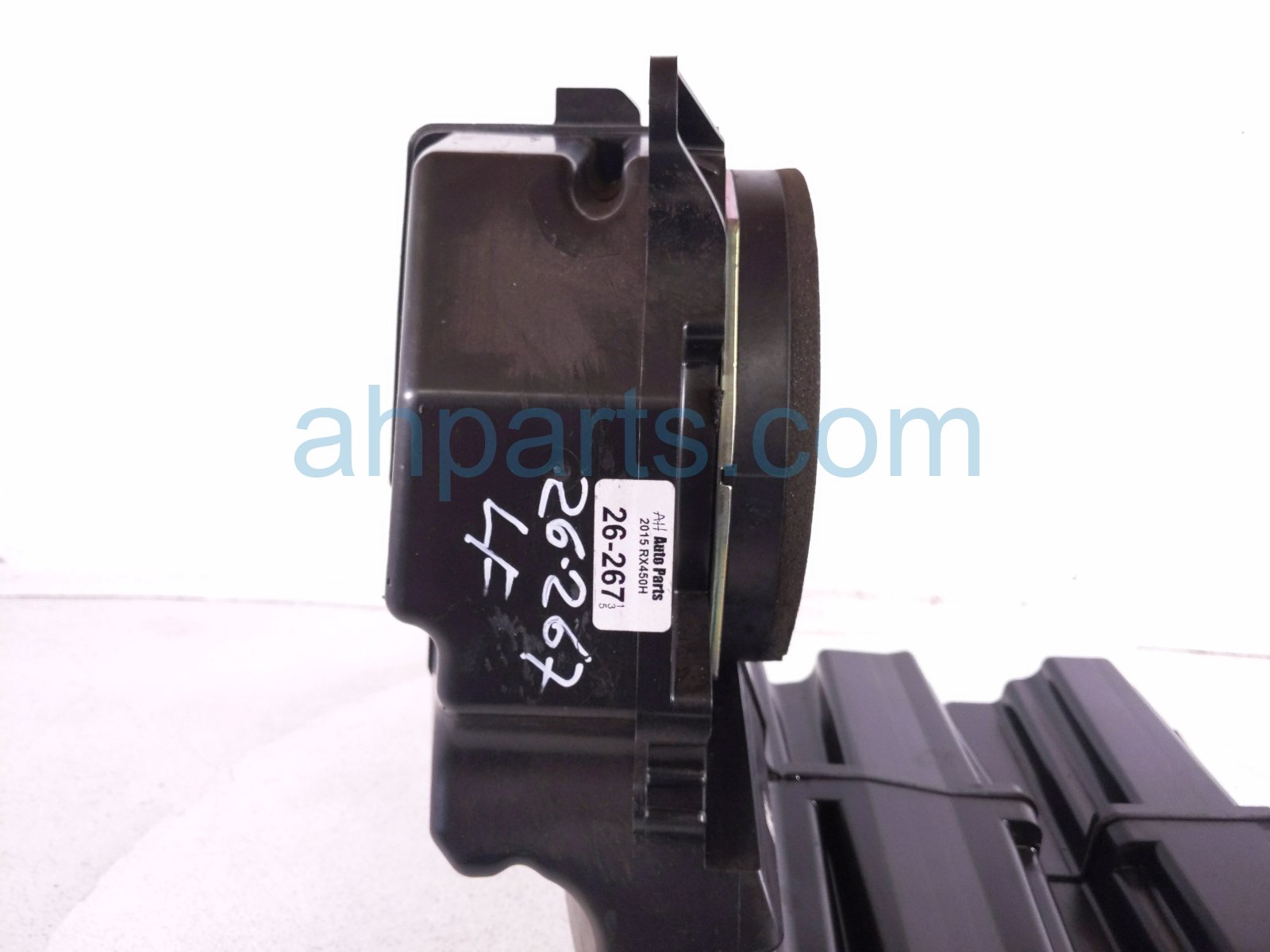 2015 Lexus Rx450h Front Driver Woofer Speaker Enclosure 86160 0E230 Replacement 2015 Lexus Rx450h Front Driver Woofer Speaker Enclosure 86160 0E230 Replacement thumbnail