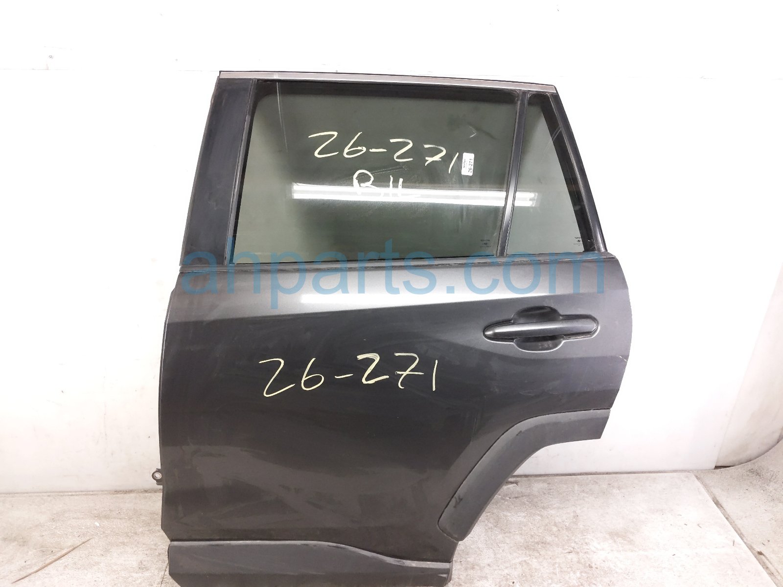 Toyota RR/LH DOOR - GREY - NO INSIDE TRIM
