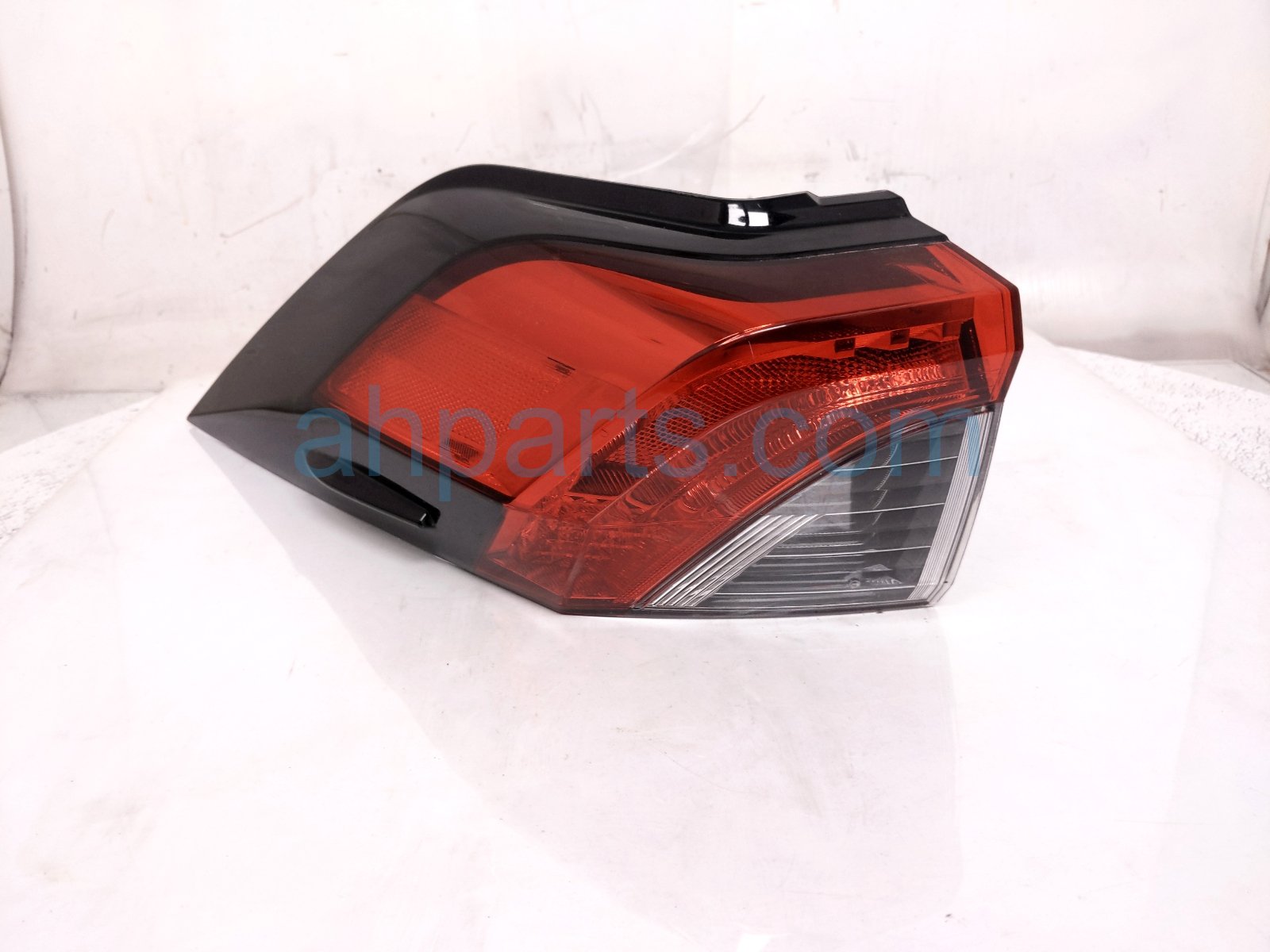 2019 Toyota Rav 4 Light / Rear Driver Tail Lamp (on Body) 81560 0R090 Replacement 2019 Toyota Rav 4 Light / Rear Driver Tail Lamp (on Body) 81560 0R090 Replacement thumbnail