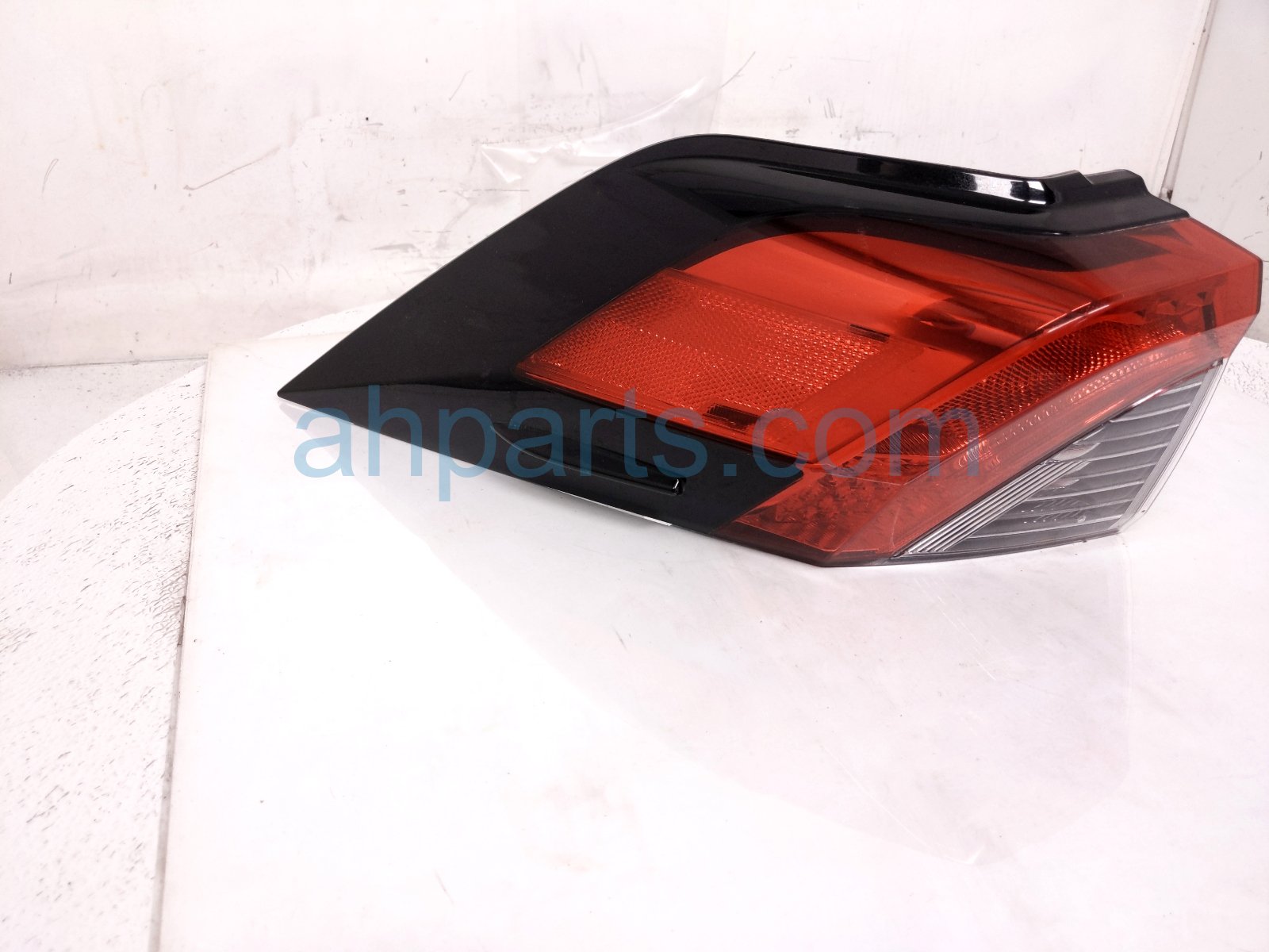 2019 Toyota Rav 4 Light / Rear Driver Tail Lamp (on Body) 81560 0R090 Replacement 2019 Toyota Rav 4 Light / Rear Driver Tail Lamp (on Body) 81560 0R090 Replacement thumbnail