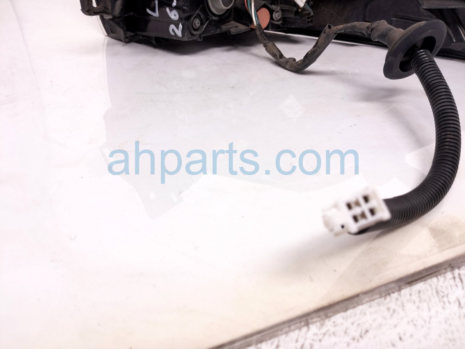 2019 Toyota Rav 4 Light / Rear Driver Tail Lamp (on Body) 81560 0R090 Replacement 2019 Toyota Rav 4 Light / Rear Driver Tail Lamp (on Body) 81560 0R090 Replacement thumbnail