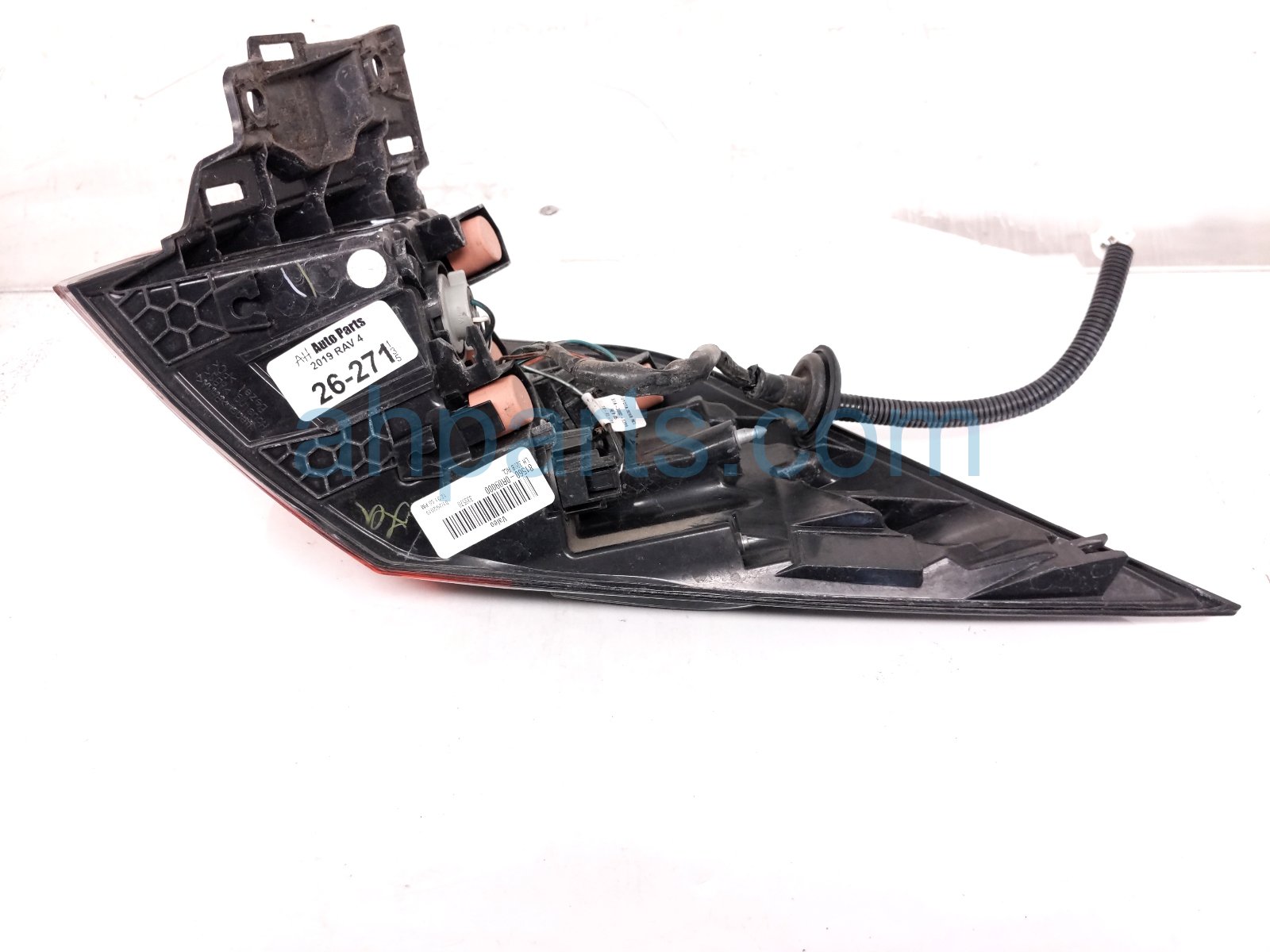 2019 Toyota Rav 4 Light / Rear Driver Tail Lamp (on Body) 81560 0R090 Replacement 2019 Toyota Rav 4 Light / Rear Driver Tail Lamp (on Body) 81560 0R090 Replacement thumbnail