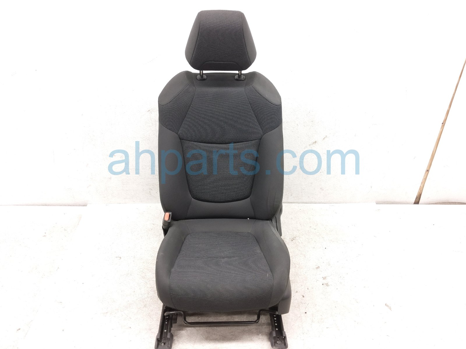 Toyota FR/LH SEAT - BLACK - W/ AIRBAG