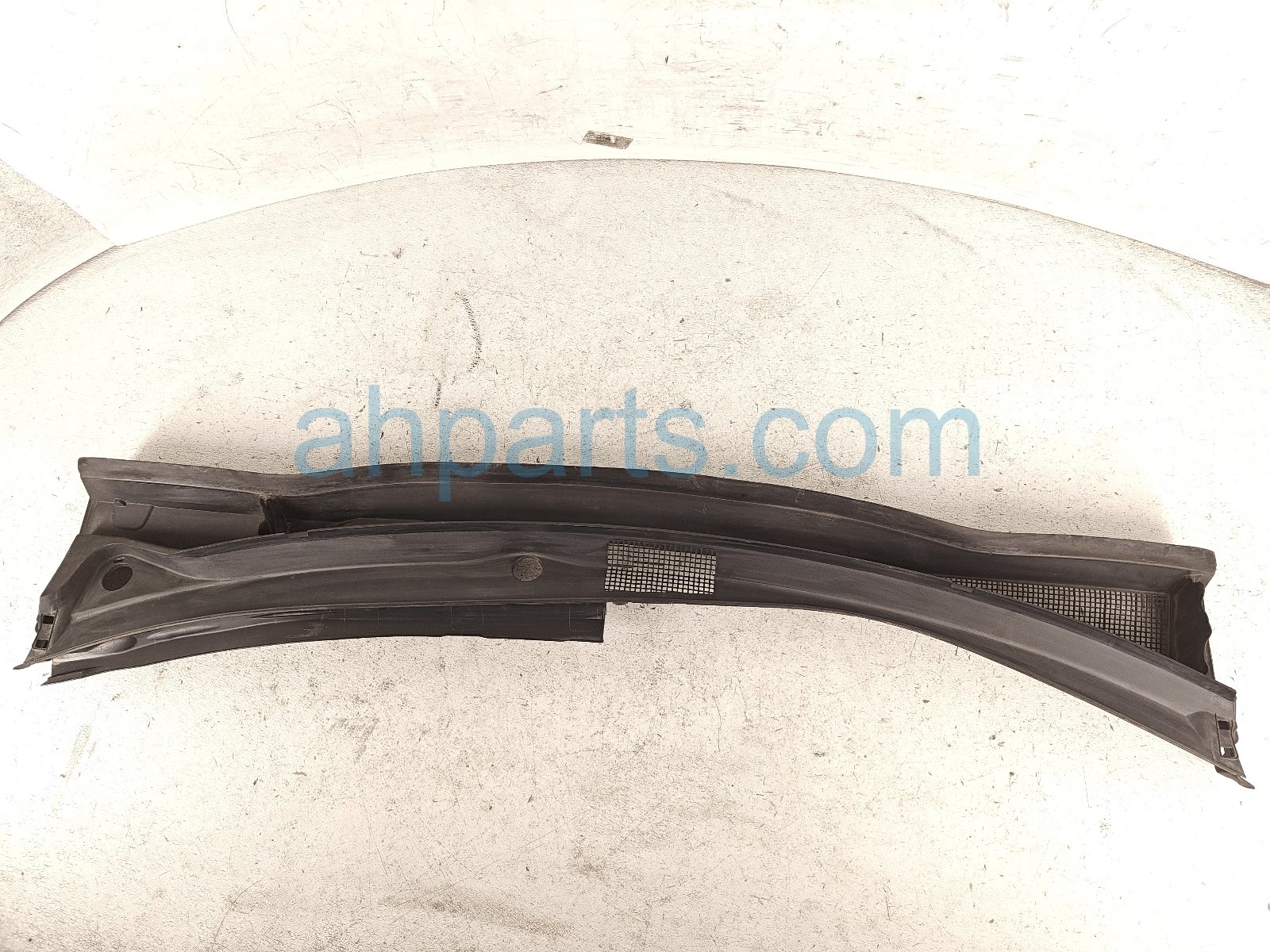 Toyota WINDSHIELD COWL VENT GRILLE PANEL Toyota WINDSHIELD COWL VENT GRILLE PANEL