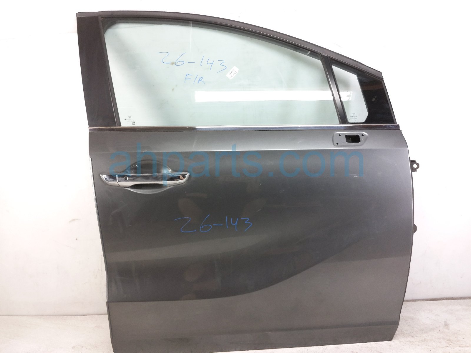 $645 Honda FR/RH DOOR - GREEN - NO MIRROR/TRIM