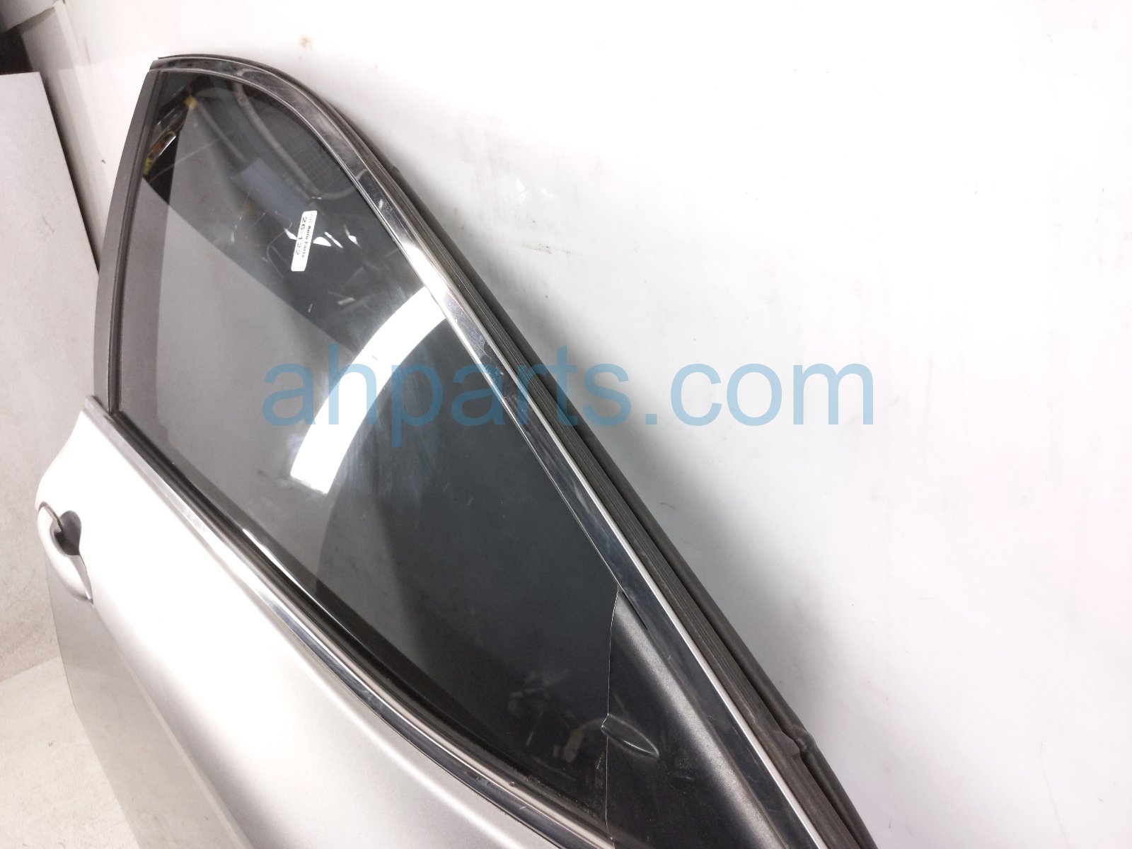 2018 Toyota Camry Front Passenger Door Silver No Mirror/trim 67001 33231 Replacement 2018 Toyota Camry Front Passenger Door Silver No Mirror/trim 67001 33231 Replacement thumbnail