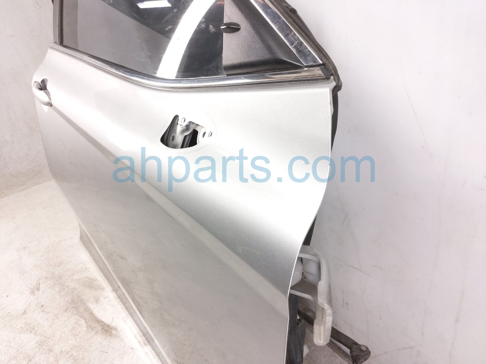 2018 Toyota Camry Front Passenger Door Silver No Mirror/trim 67001 33231 Replacement 2018 Toyota Camry Front Passenger Door Silver No Mirror/trim 67001 33231 Replacement thumbnail