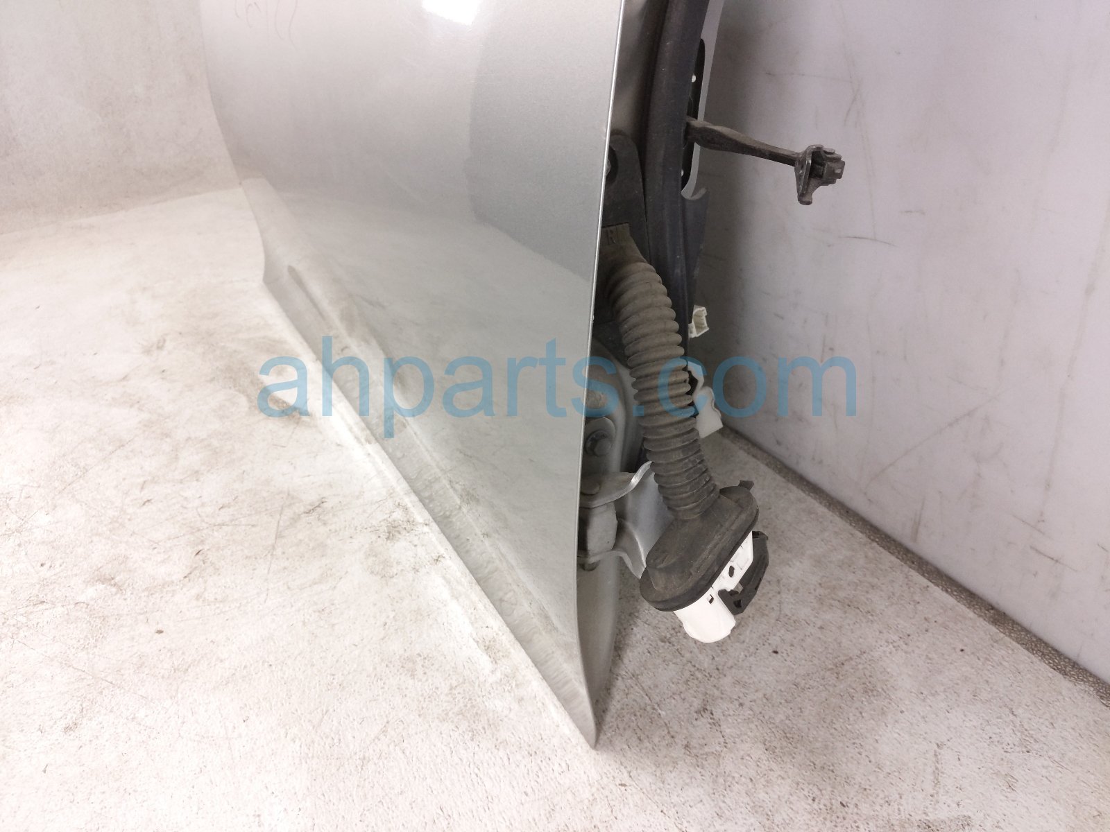 2018 Toyota Camry Front Passenger Door Silver No Mirror/trim 67001 33231 Replacement 2018 Toyota Camry Front Passenger Door Silver No Mirror/trim 67001 33231 Replacement thumbnail