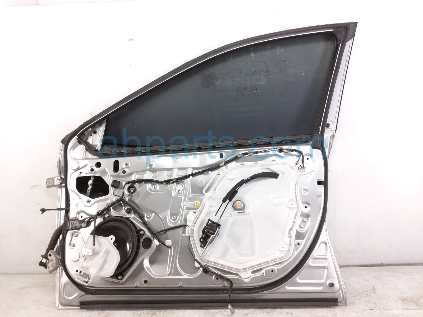 2018 Toyota Camry Front Passenger Door Silver No Mirror/trim 67001 33231 Replacement 2018 Toyota Camry Front Passenger Door Silver No Mirror/trim 67001 33231 Replacement thumbnail