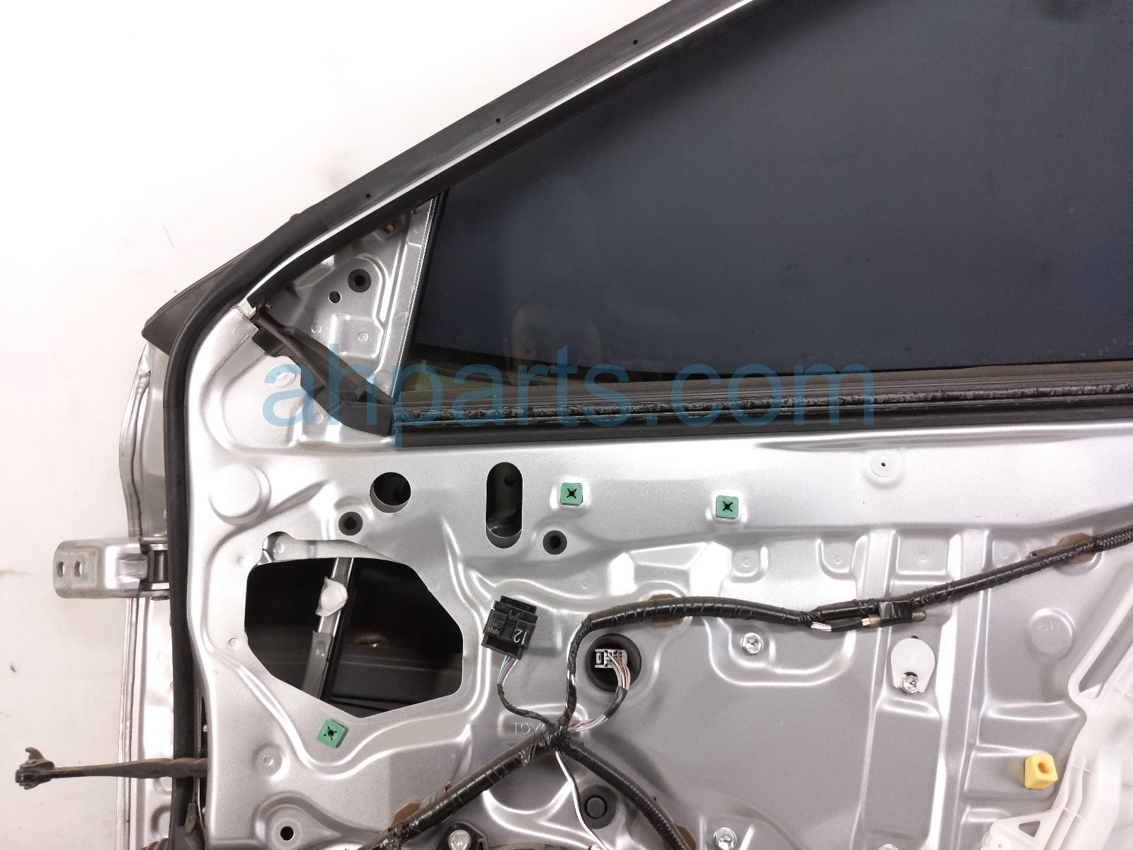 2018 Toyota Camry Front Passenger Door Silver No Mirror/trim 67001 33231 Replacement 2018 Toyota Camry Front Passenger Door Silver No Mirror/trim 67001 33231 Replacement thumbnail