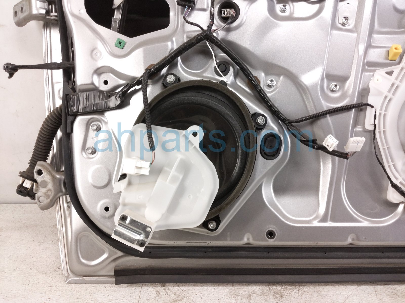 2018 Toyota Camry Front Passenger Door Silver No Mirror/trim 67001 33231 Replacement 2018 Toyota Camry Front Passenger Door Silver No Mirror/trim 67001 33231 Replacement thumbnail