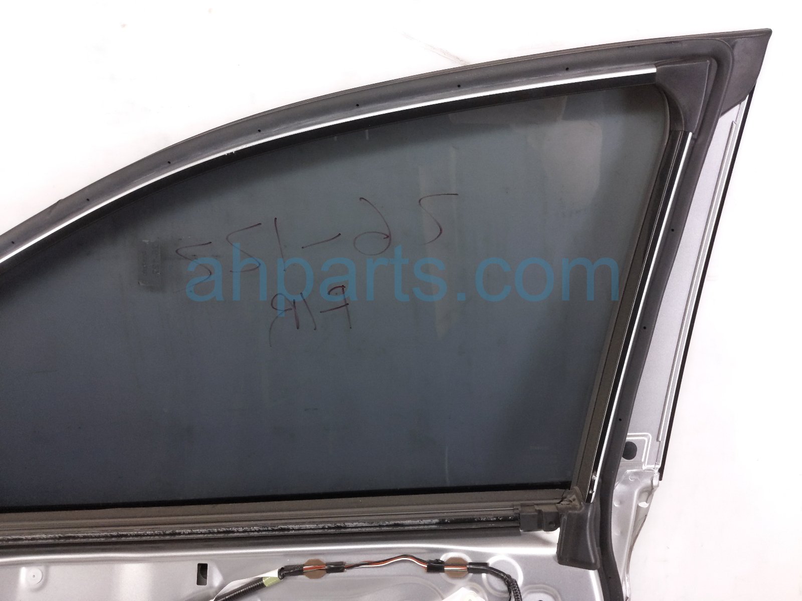 2018 Toyota Camry Front Passenger Door Silver No Mirror/trim 67001 33231 Replacement 2018 Toyota Camry Front Passenger Door Silver No Mirror/trim 67001 33231 Replacement thumbnail