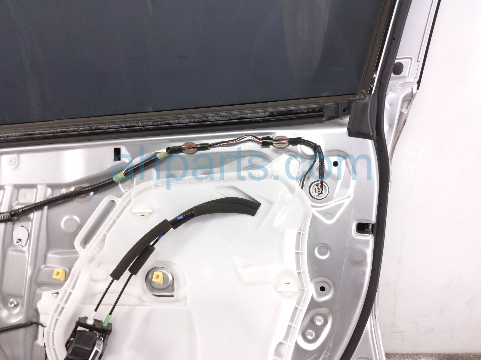 2018 Toyota Camry Front Passenger Door Silver No Mirror/trim 67001 33231 Replacement 2018 Toyota Camry Front Passenger Door Silver No Mirror/trim 67001 33231 Replacement thumbnail