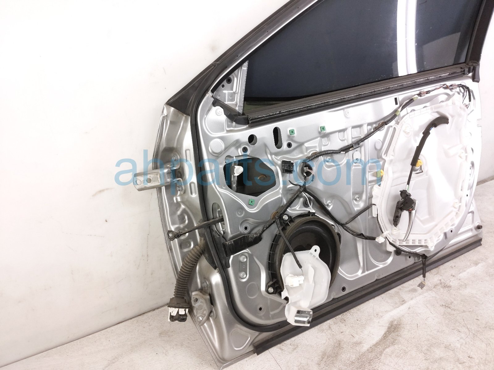 2018 Toyota Camry Front Passenger Door Silver No Mirror/trim 67001 33231 Replacement 2018 Toyota Camry Front Passenger Door Silver No Mirror/trim 67001 33231 Replacement thumbnail