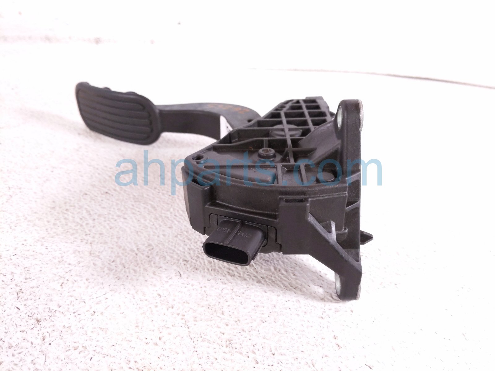 2021 Toyota C HR Gas / Accelerator Pedal Assy 2.0l 78110 F4012 Replacement 2021 Toyota C HR Gas / Accelerator Pedal Assy 2.0l 78110 F4012 Replacement thumbnail