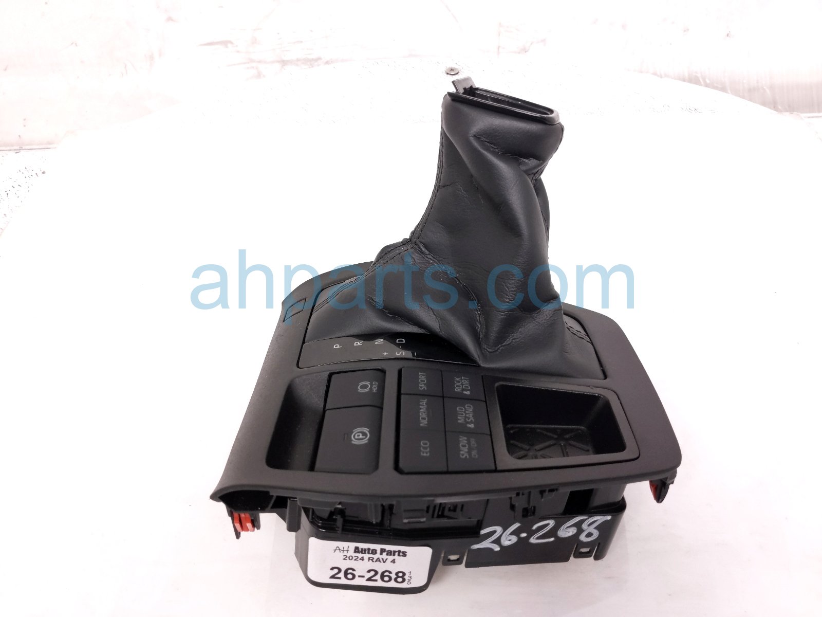 Toyota CENTER SHIFTER BEZEL W/BOOT SW-BLK Toyota CENTER SHIFTER BEZEL W/BOOT SW-BLK