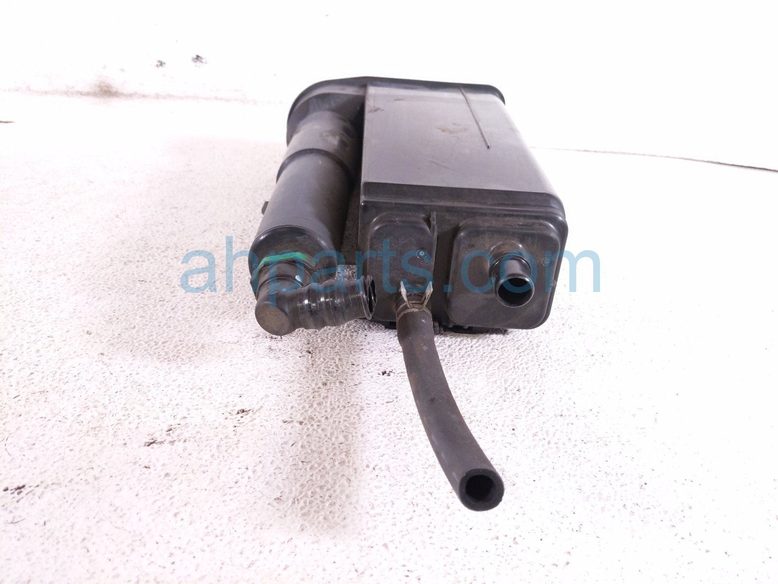 2021 Toyota C HR Fuel Vapor Charcoal Canister 2.0l 77740 10160 Replacement 2021 Toyota C HR Fuel Vapor Charcoal Canister 2.0l 77740 10160 Replacement thumbnail