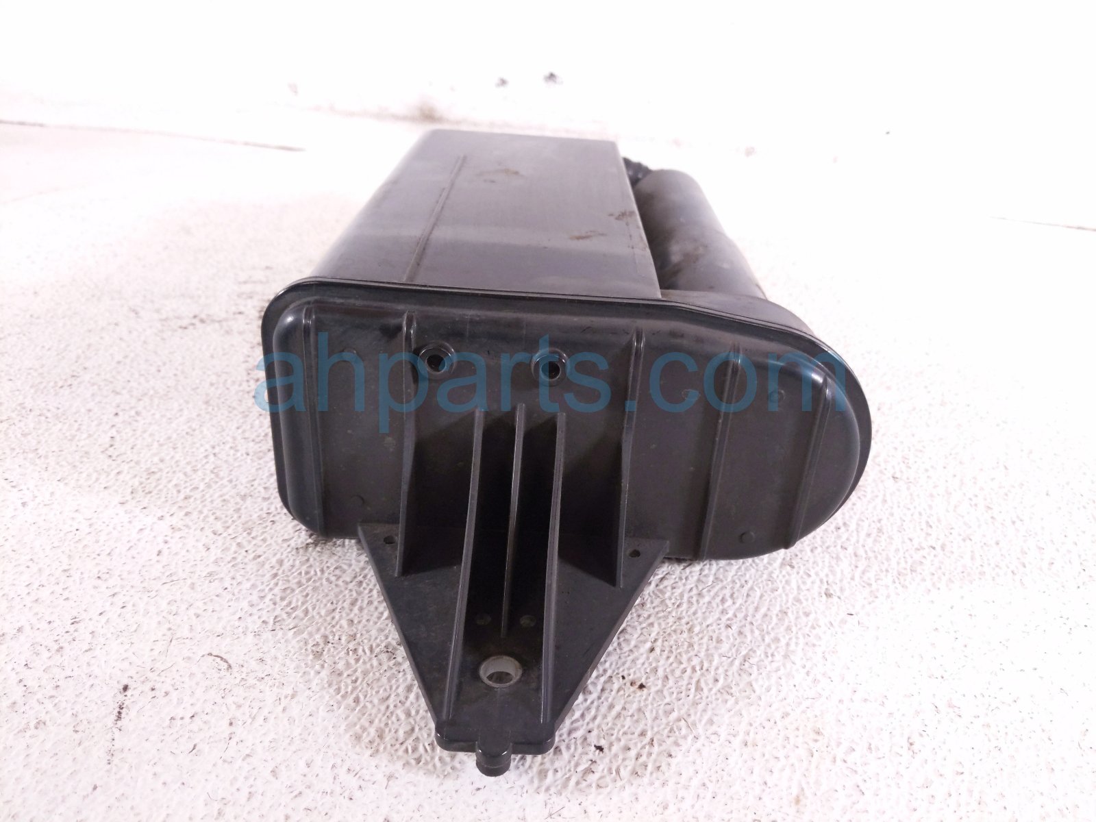 2021 Toyota C HR Fuel Vapor Charcoal Canister 2.0l 77740 10160 Replacement 2021 Toyota C HR Fuel Vapor Charcoal Canister 2.0l 77740 10160 Replacement thumbnail