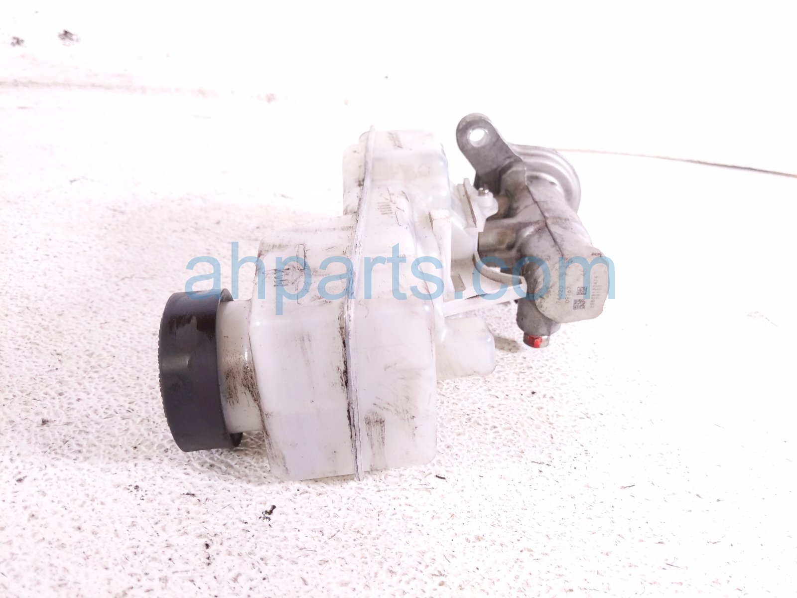 2021 Toyota C HR Brake Master Cylinder W/reservoir 47201 76020 Replacement 2021 Toyota C HR Brake Master Cylinder W/reservoir 47201 76020 Replacement thumbnail