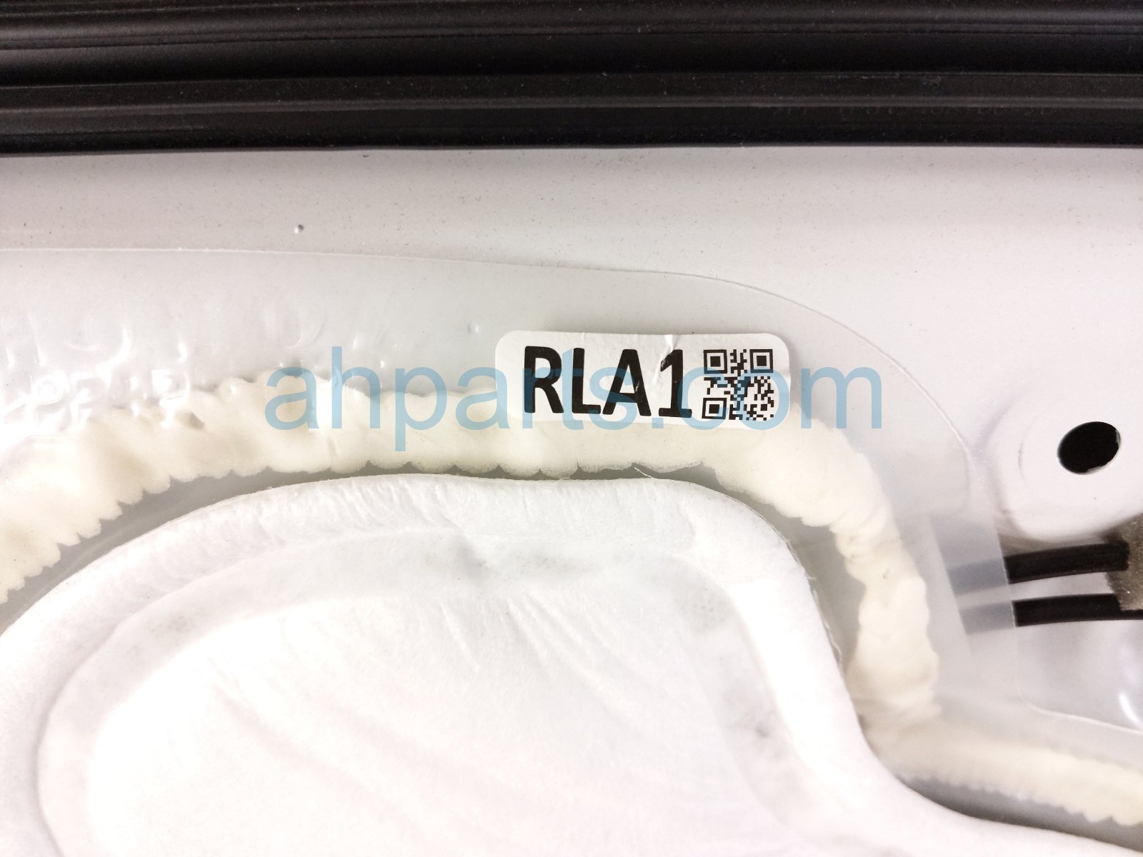 2024 Honda Accord Rear Driver Door White No Inside Trim 67550 30A A00ZZ Replacement 2024 Honda Accord Rear Driver Door White No Inside Trim 67550 30A A00ZZ Replacement thumbnail