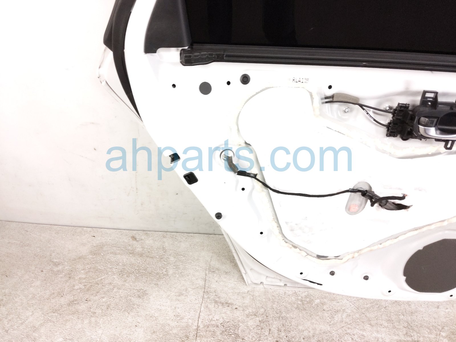 2024 Honda Accord Rear Driver Door White No Inside Trim 67550 30A A00ZZ Replacement 2024 Honda Accord Rear Driver Door White No Inside Trim 67550 30A A00ZZ Replacement thumbnail