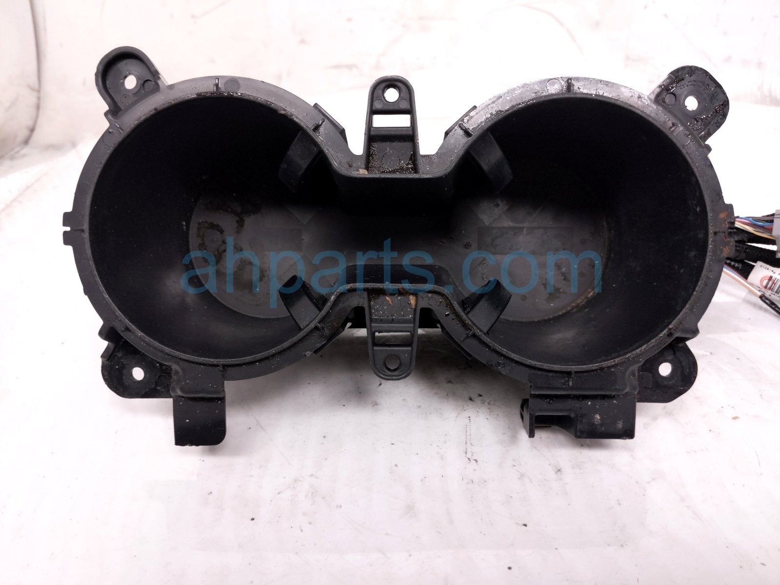 Toyota CENTER CONSOLE CUP HOLDER ASSY - BLK