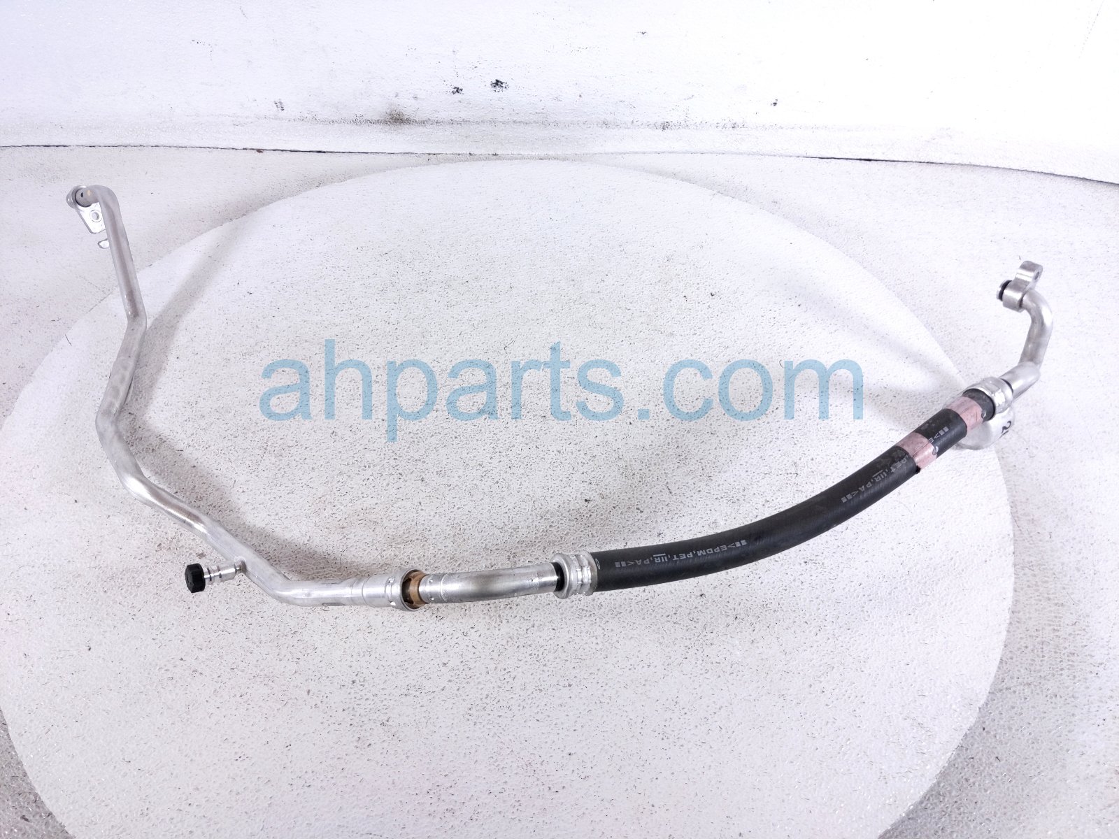 Toyota A/C SUCTION PIPE & HOSE - 2.0L Toyota A/C SUCTION PIPE & HOSE - 2.0L